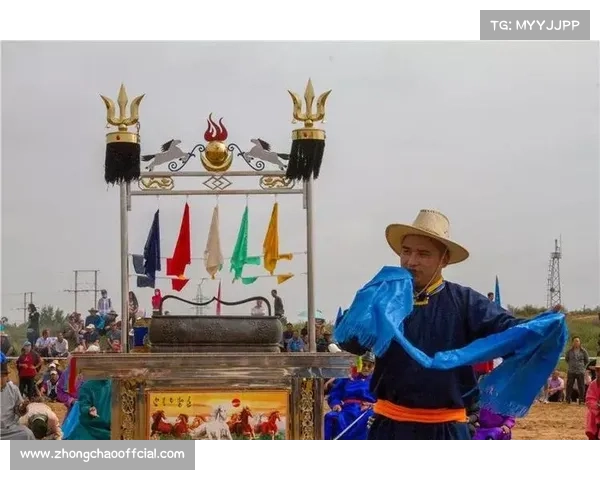 “功夫熊猫”敖日格乐亲临鄂尔多斯赛场，明年初复出计划引关注。